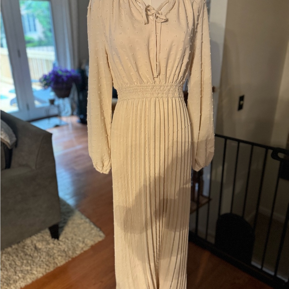 Elegant Cream Long-Sleeve Pleated Maxi Dress